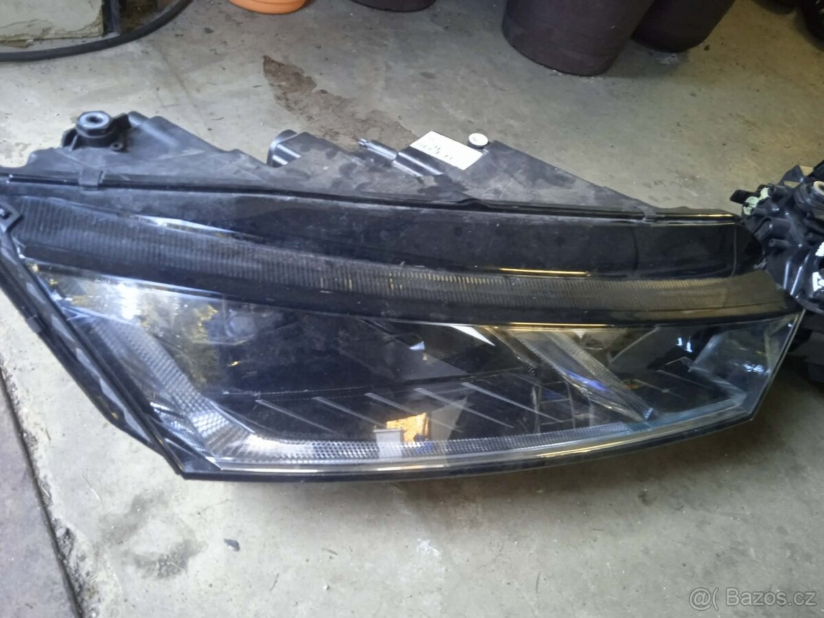 Světla Octavia 4 - 3