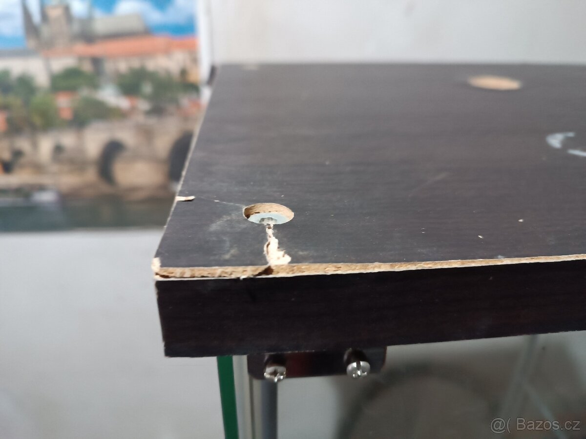 Skleněná vitrína od ikei - 3