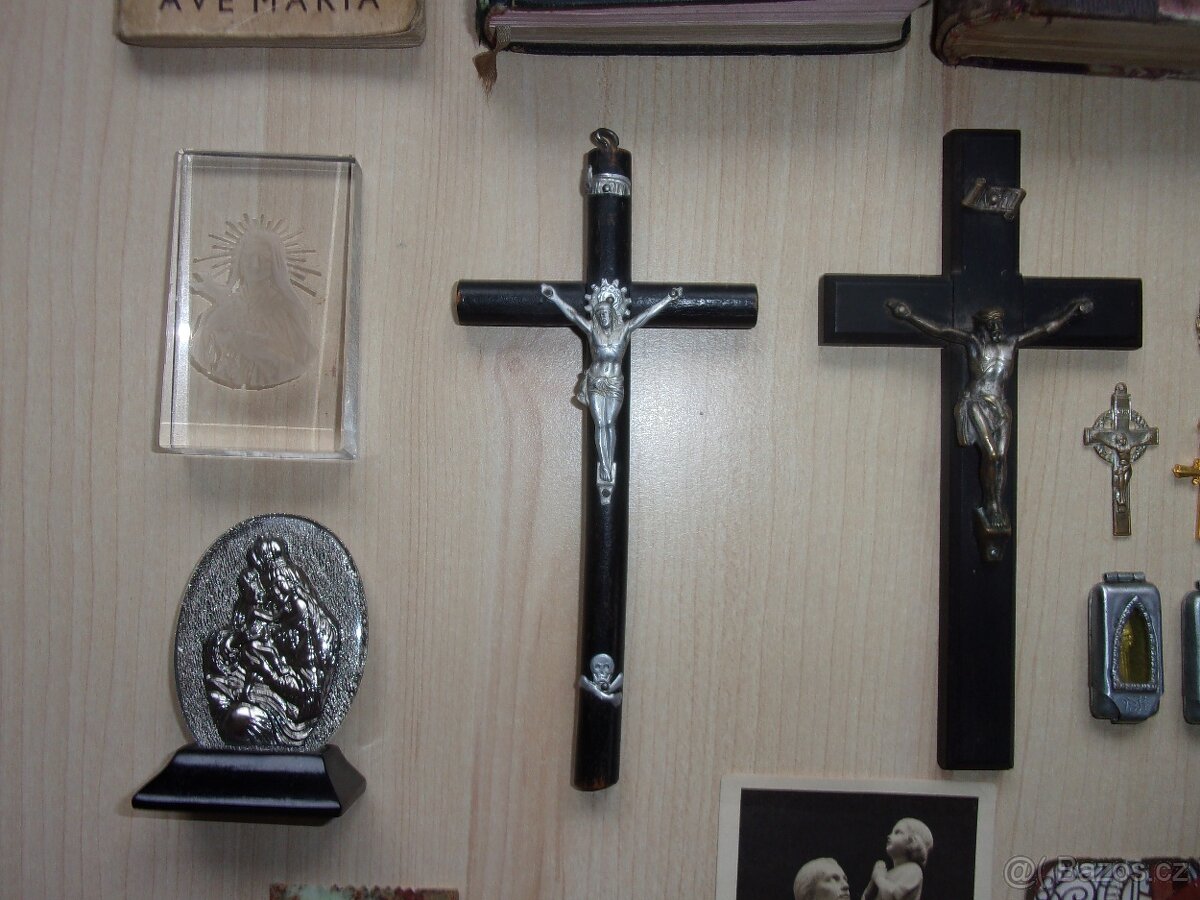 STARÉ NÁBOŽENSKÉ PAMÁTKY, ŠKAPULÍŘ, KŘÍŽ, KROPENKA, MADONKA - 3