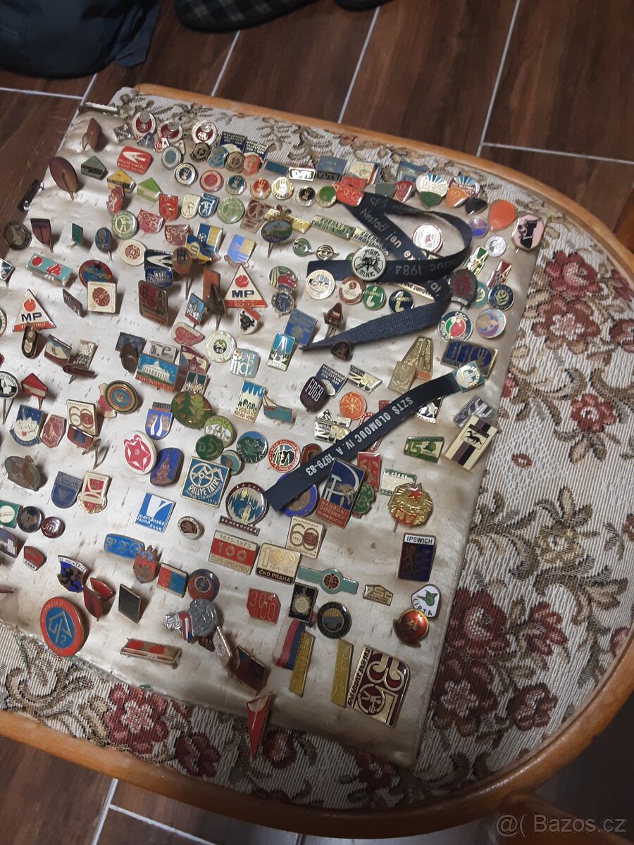 Nálezová Sbírka starých odznaků a odznáčků - 3