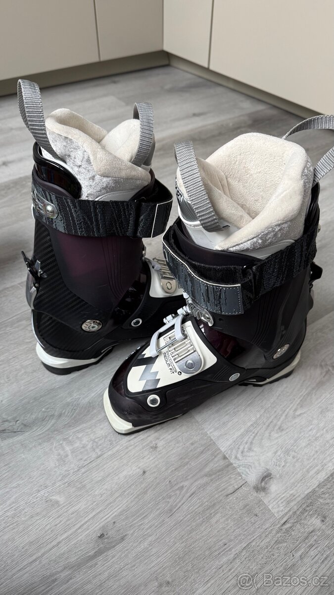 Dámské lyžáky Atomic vel. 24 - 24,5 - 3