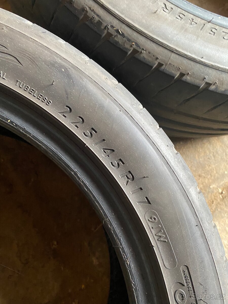 Pneu 225/45R17 - 3