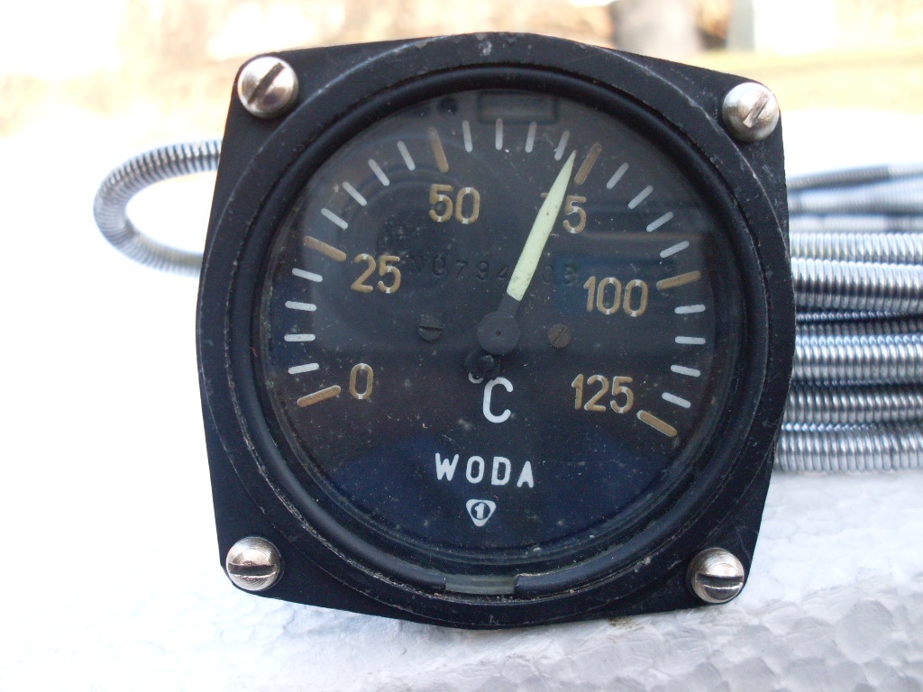 Prodám budík teploměru a tlaku oleje - 3