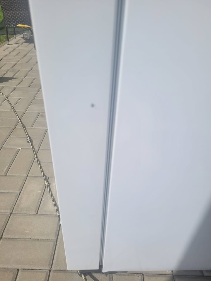 Americká chladnička Side by Side SAMSUNG RS68A8840WW - 3