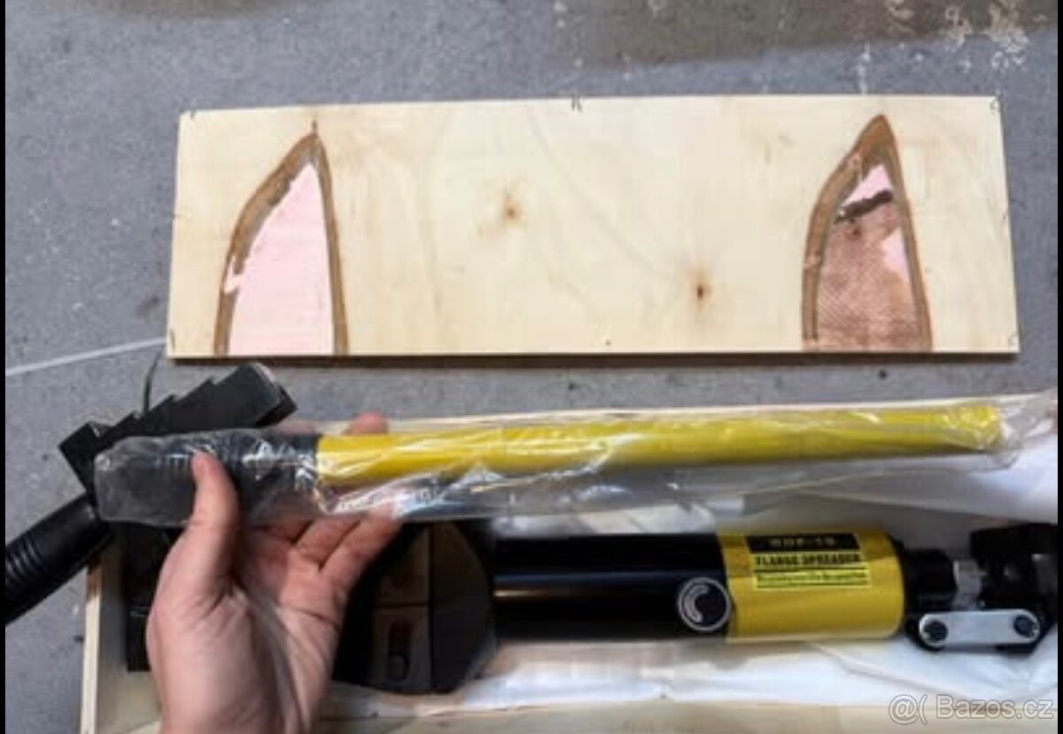 Hydraulický klínový rozpínák přírub HHP-10 - 3