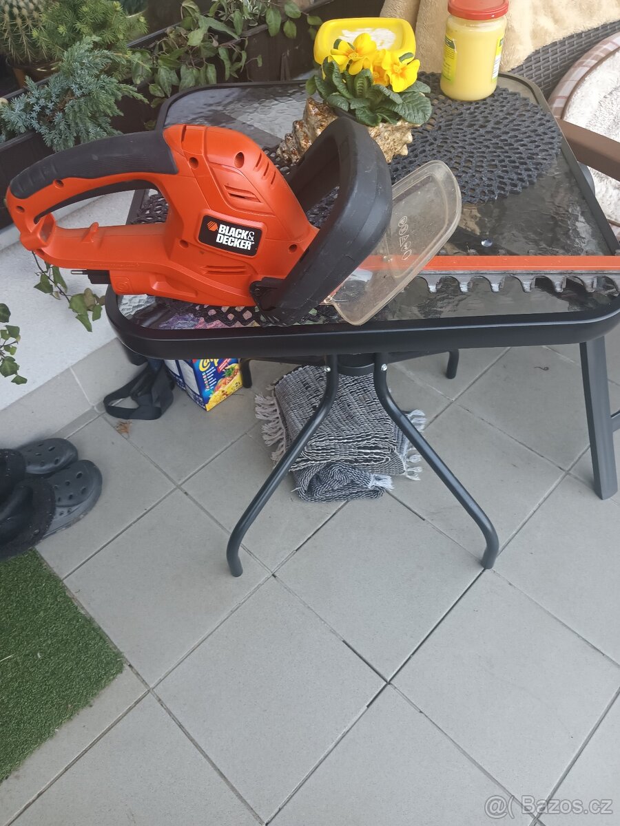 Nůžky na živý plot Black &Deck - 3