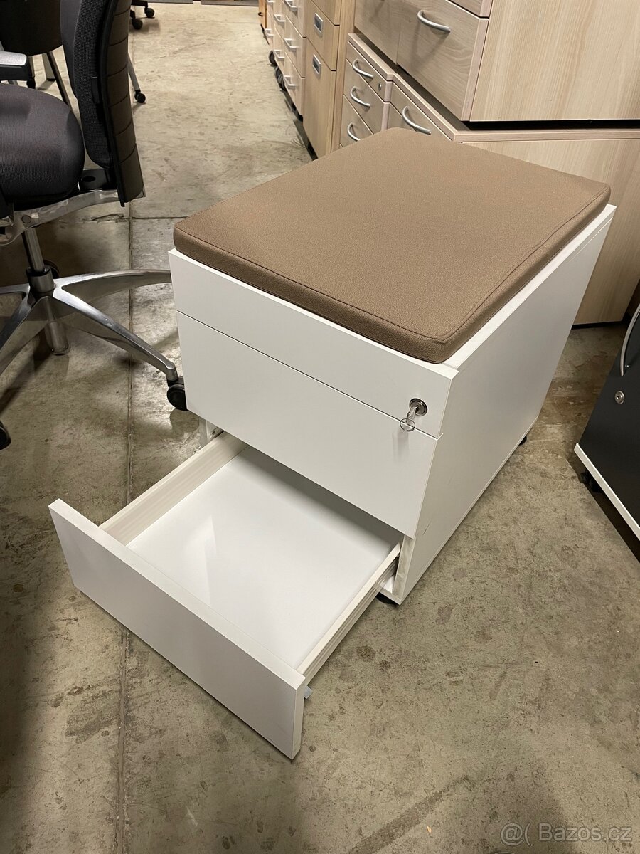 Kontejner s podsedakem - 3