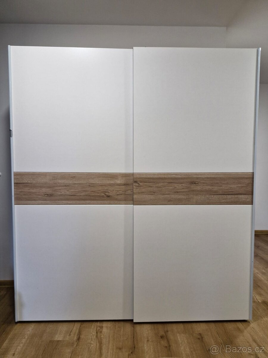 Šatní skříň - 3