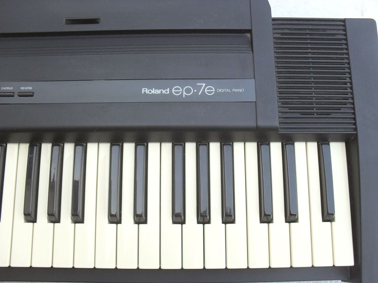 Digitální piano Roland EP-7e - 3