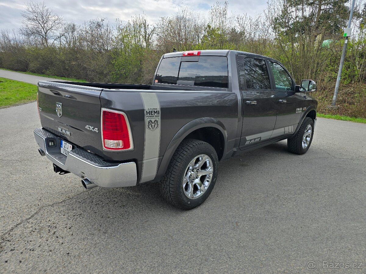 Dodge Ram, 1500 4x4 Laramie 5,7 Hemi NEBOURANÉ - 3