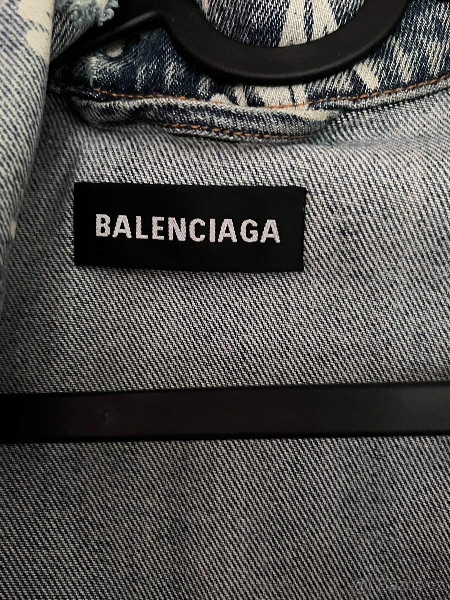 Balenciaga - 3