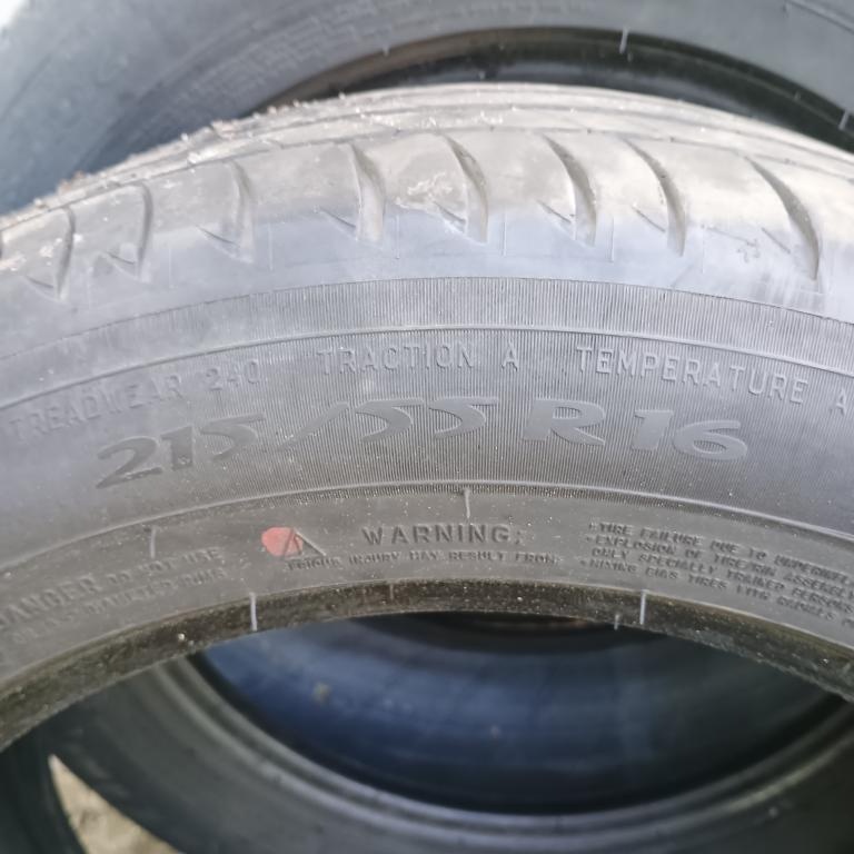 Pneu 215/55/16 - 3