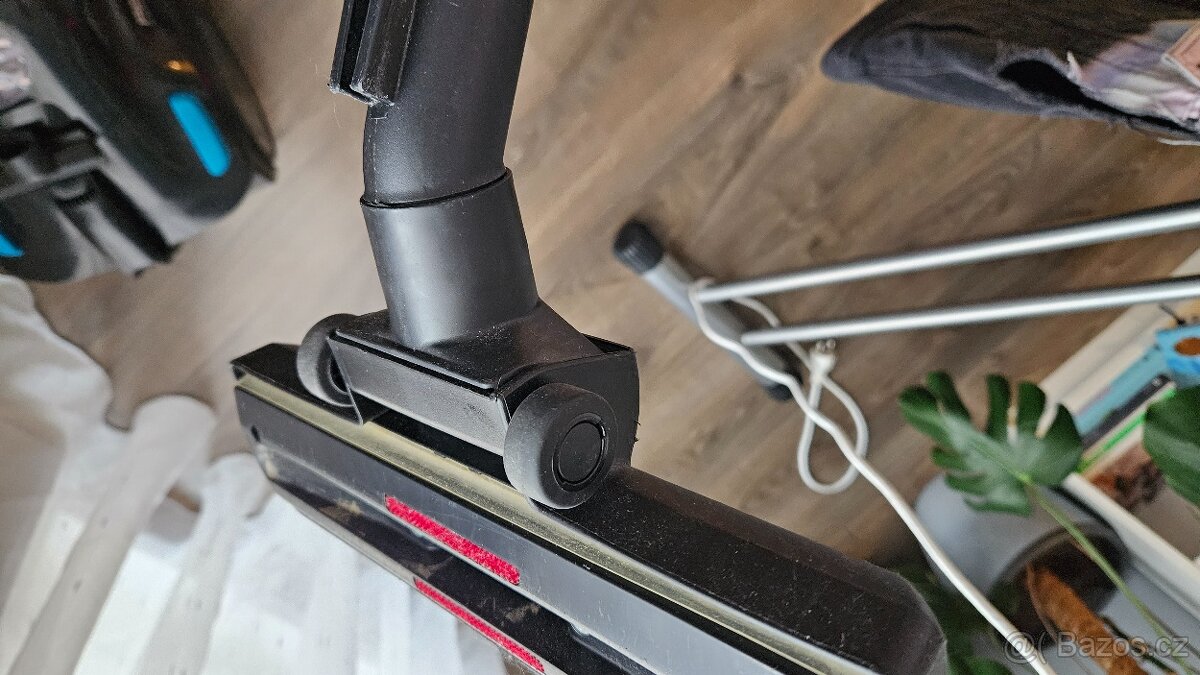 Rowenta vysavač - bezsáčkový - modrý - 3