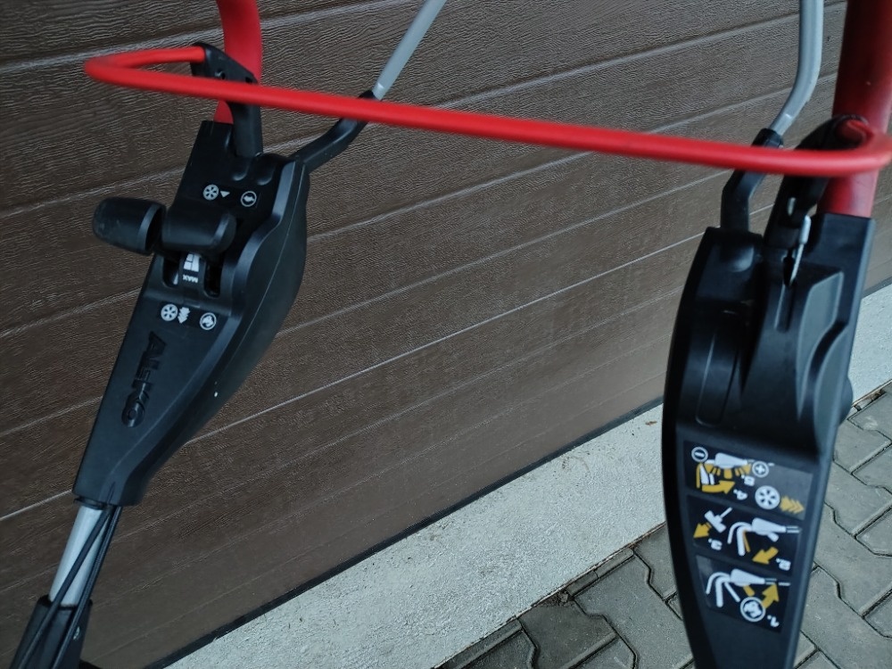 Benzinová sekačka na trávu AL-KO - 3