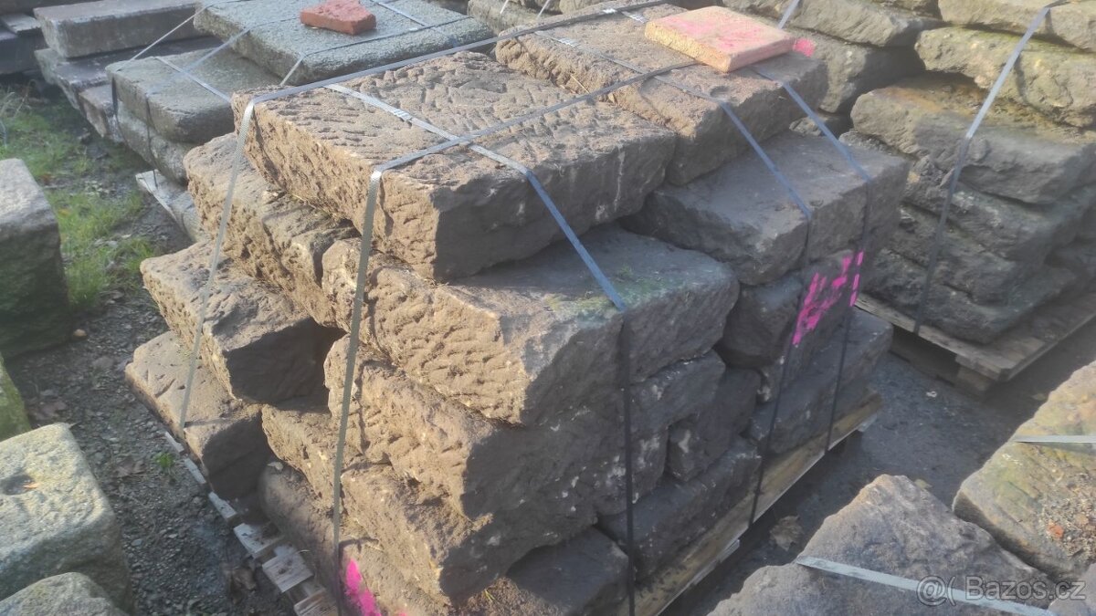 Stará kamenná dlažba, pískovcová dlažba, zápražáky, 40 m2 - 3