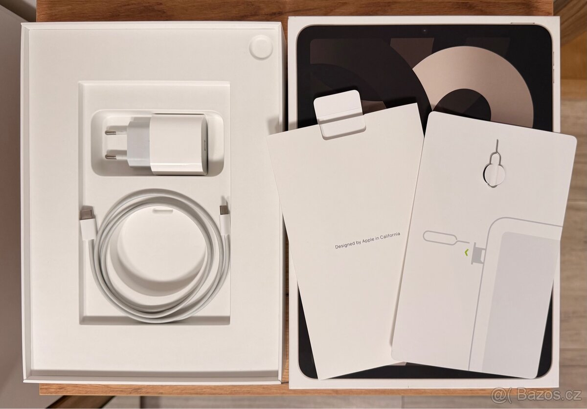 iPad Air (2022) Wi-Fi + Cellular 256GB - 3