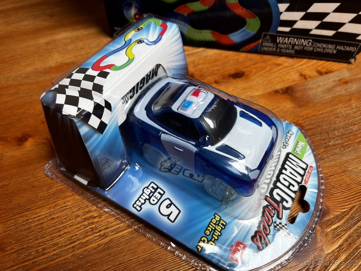 Magic Tracks autodráha 2x auto, svítící, 220 dílků, NOVÁ - 3