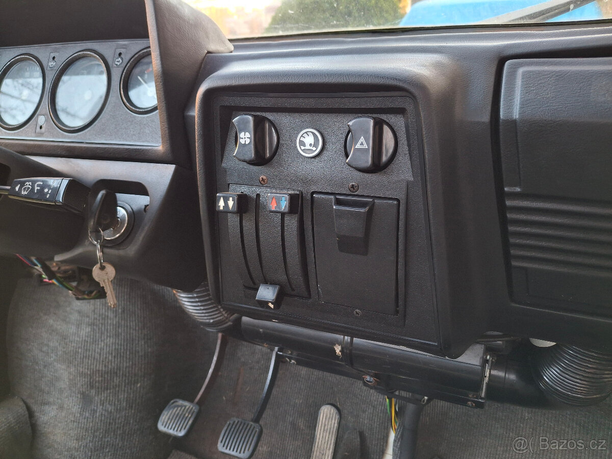 ŠKODA 120 - PALUBKA - 3