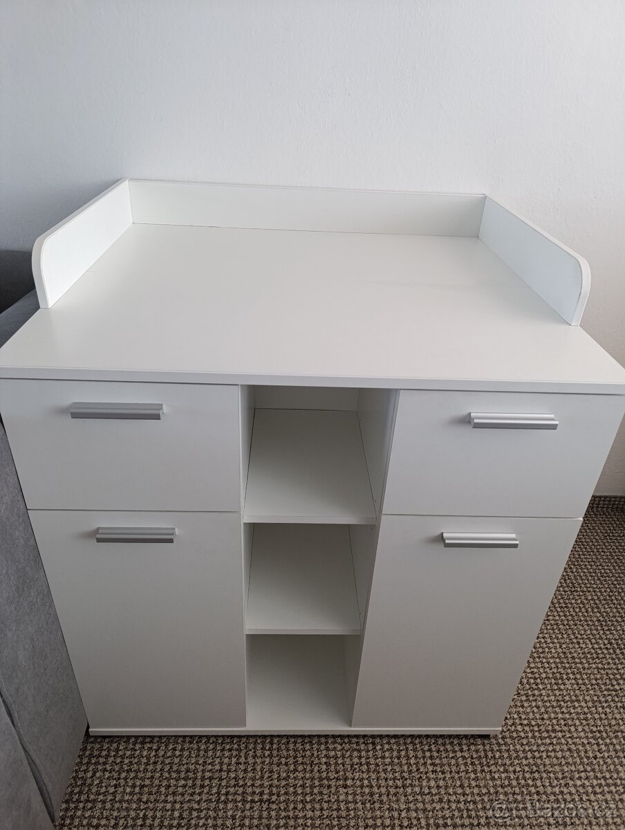 Přebalovací pult s komodou - 3