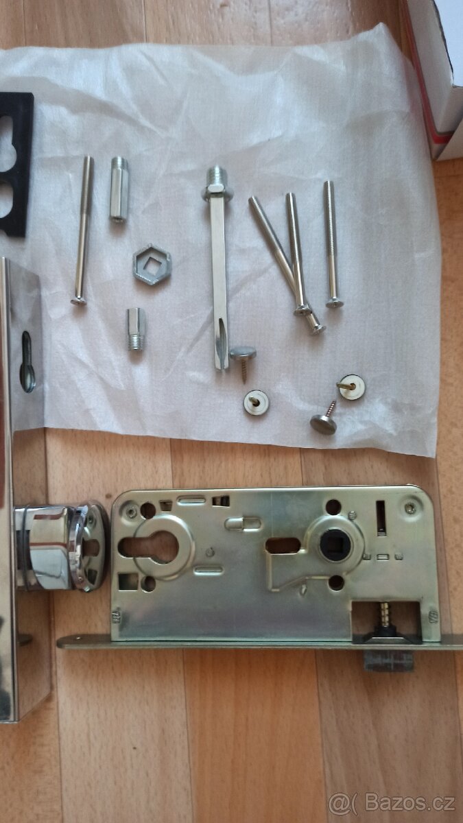 kování na dveře bezpečnostní - 3