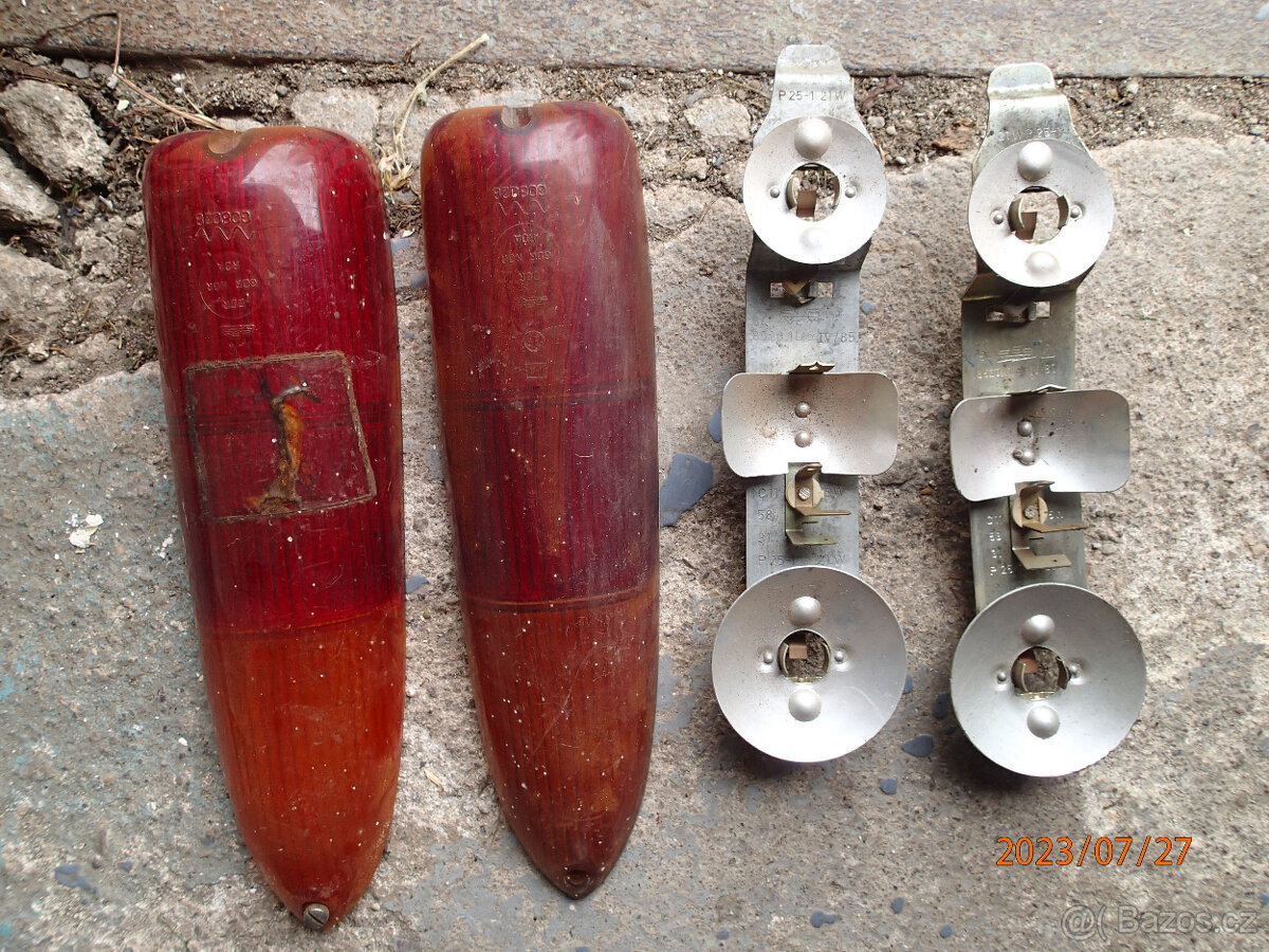 Přední maska na Trabanta 601 a dvě zadní světla - 3