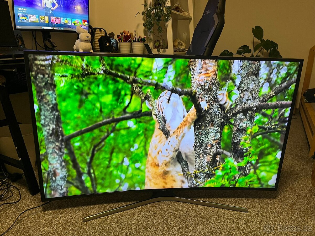 4K Prohnutá Samsung TV 139cm - 3