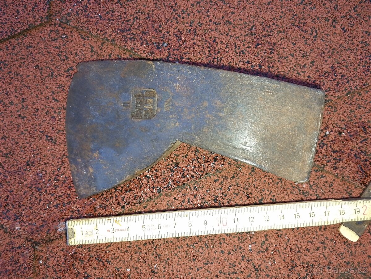 Stará značená sekera, sekyra - 3
