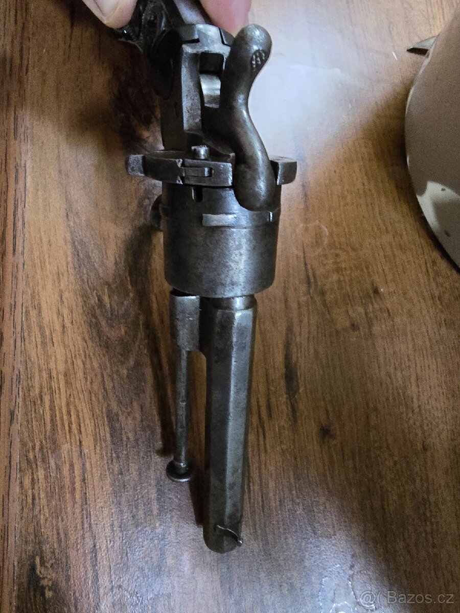 KRASNY STARY HISTORICKÝ REVOLVER 7MM - 3