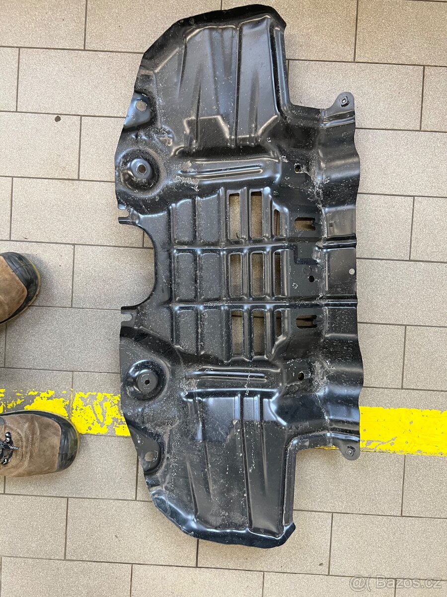 Toyota Hilux - krycí plechy - 3