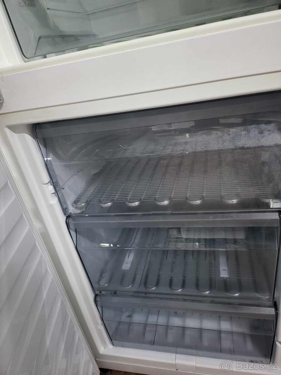 velká 187cm lednice A++, Bauknecht - 3
