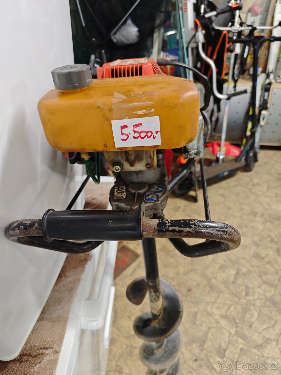 Motorový půdní vrták Oleo-Mac MTL 50 - 3