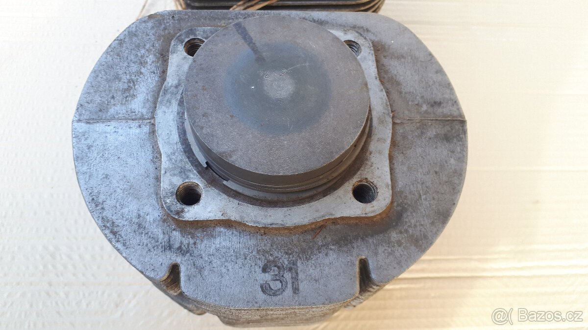 Trabant 601 - válce a písty - 3