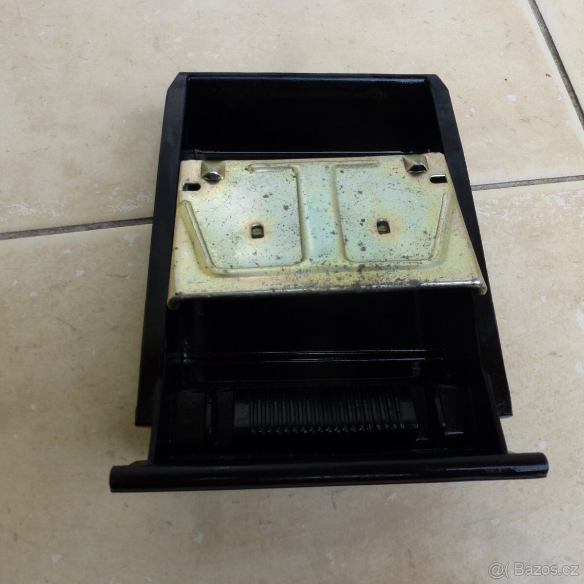 Suzuki Samurai přední popelník - 3