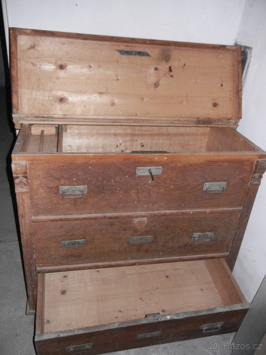 Starožitná rustikálna komoda - 3