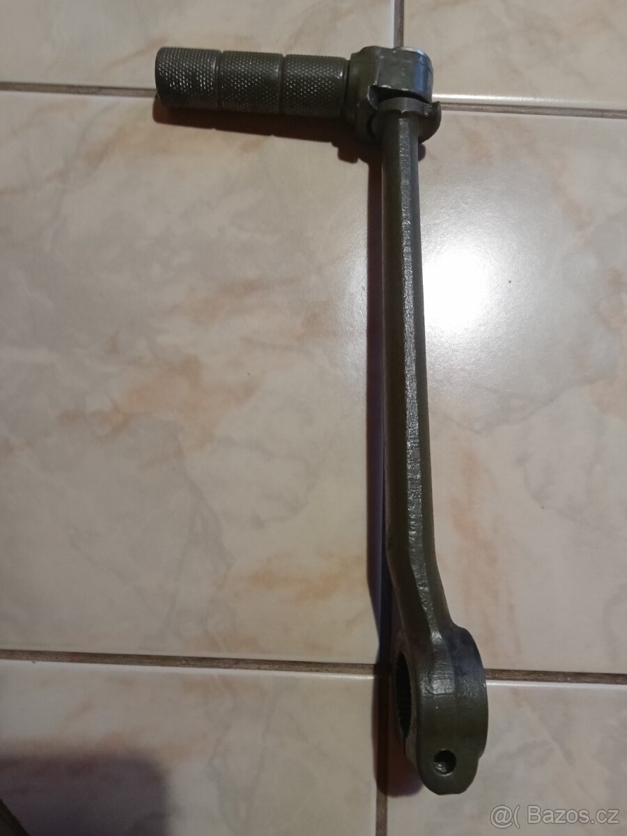 Startovaci páka - 3