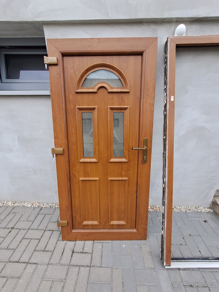 Plastové vchodové dveře - 3