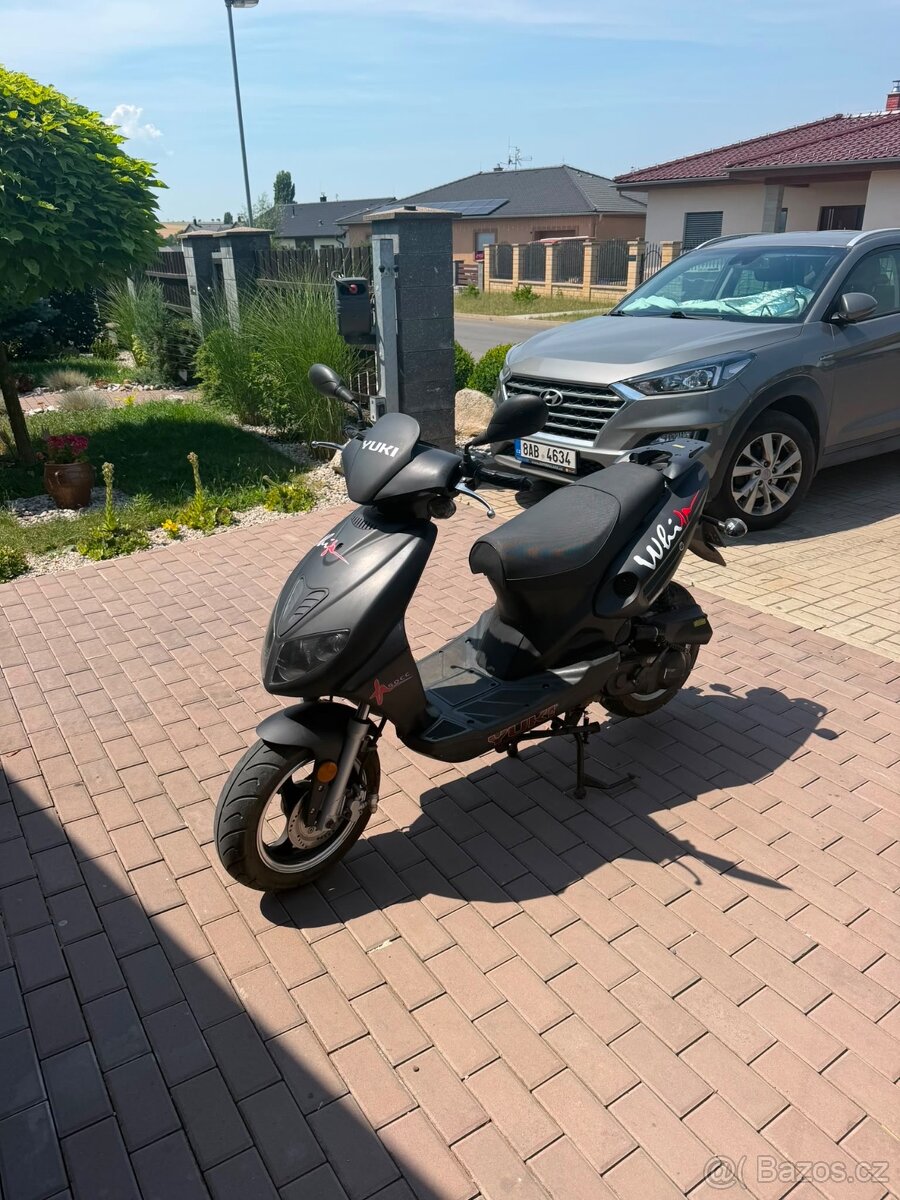 Prodám skútr Yuki - 3