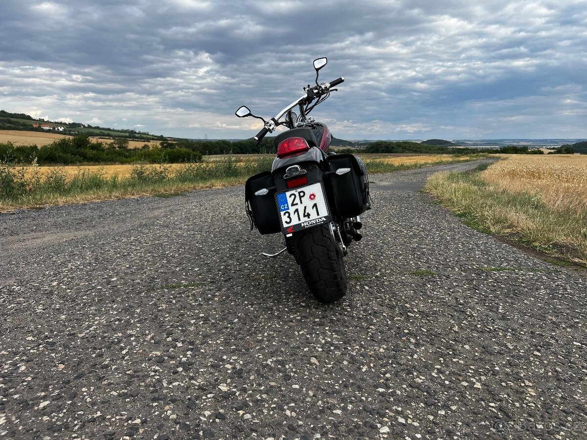 Honda VT 600 Shadow - 3