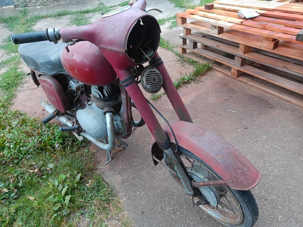 Jawa 250 . - 3