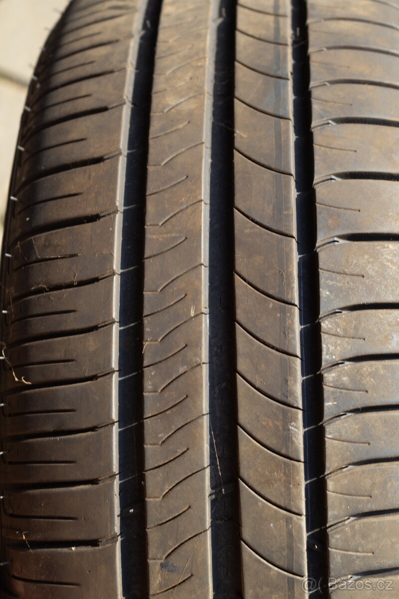pneu 205/55R16 - 3