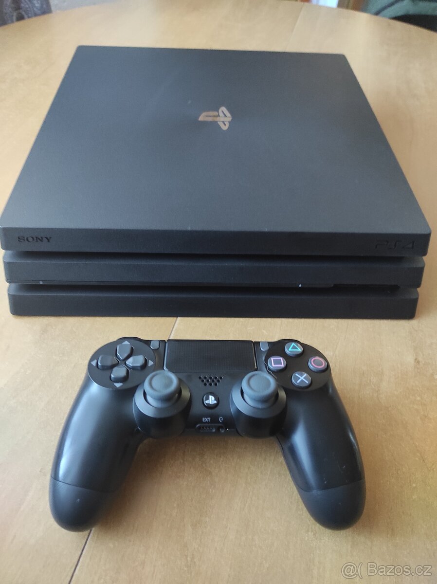 PlayStation 4 Pro (PS4) - 3