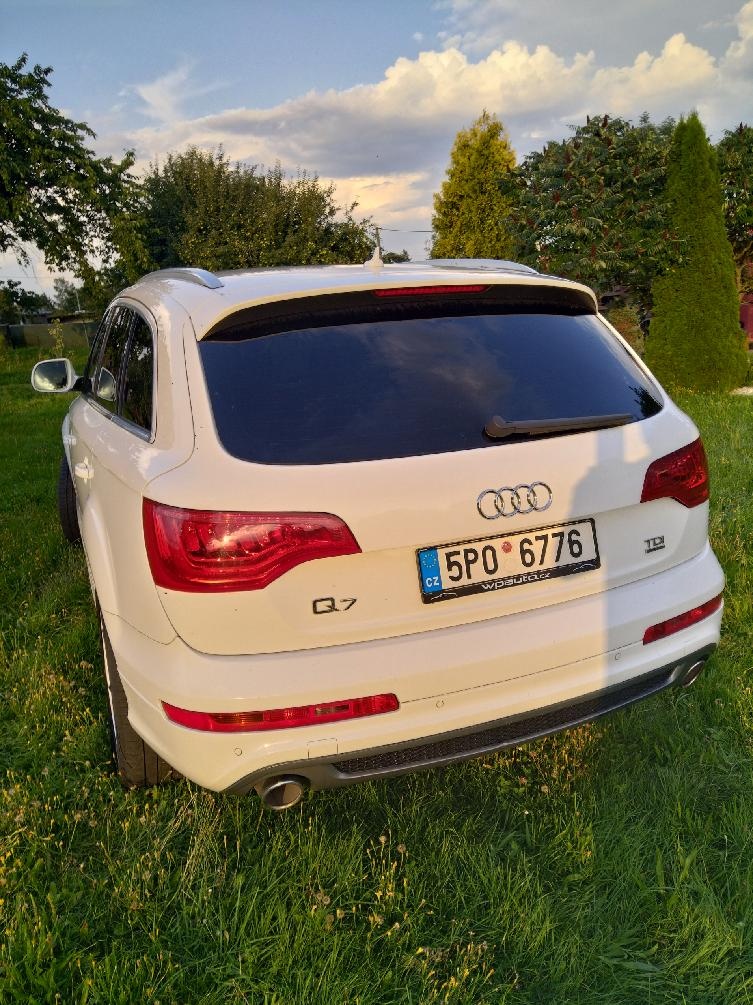 prodám Q7 S-line automat nez.top.na DO - 3
