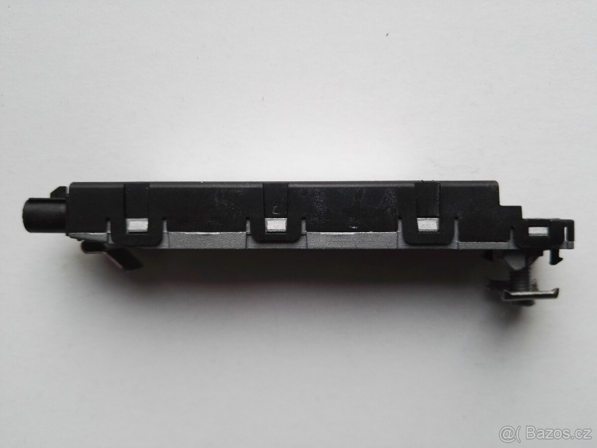 Anténní zesilovač 3V5 035 577 F - 3