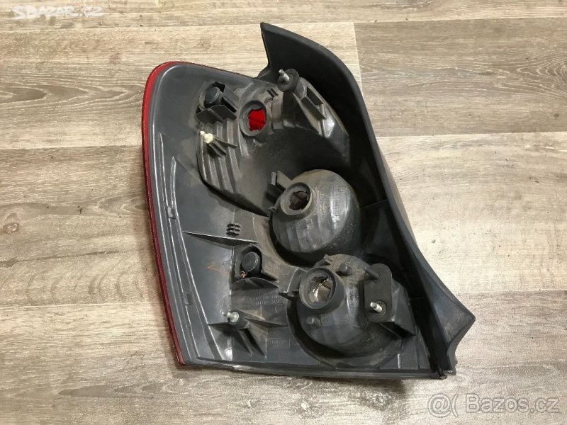 MAZDA 323F BJ ZADNÍ SVĚTLA PO FL. - 3