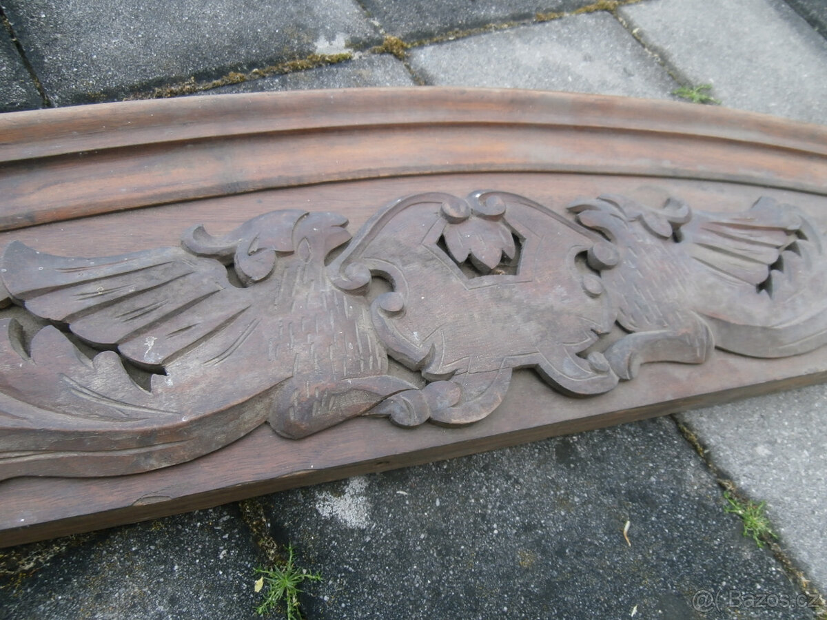 Starožitná dřevěná nástavba lišta vyřezávaná za 600 kč - 3