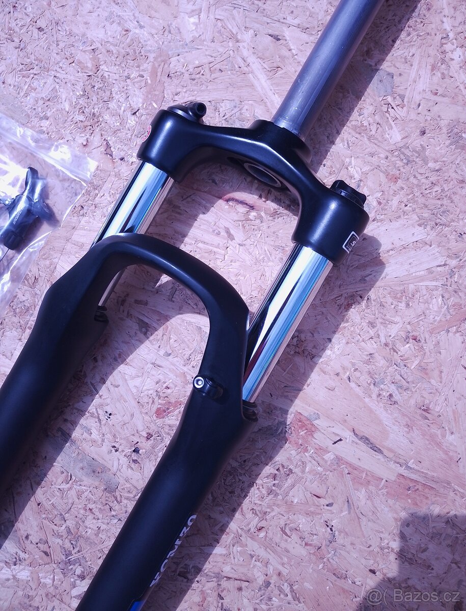 Odpružená vidlice SR Suntour XCM30, 29" - 3