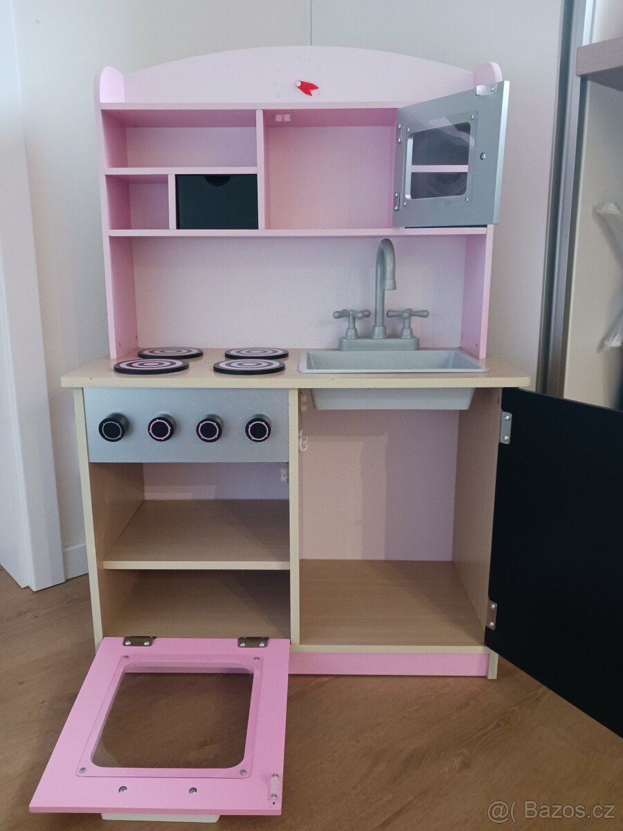 Dřevěná růžová kuchyňka - 3