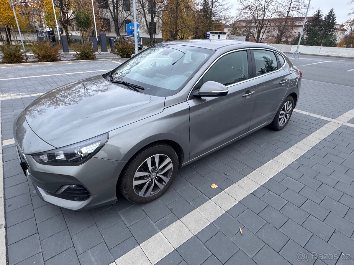 Hyundai i30 Fastback 1.6 CRDi (100 kW) – 1 majitel - 3