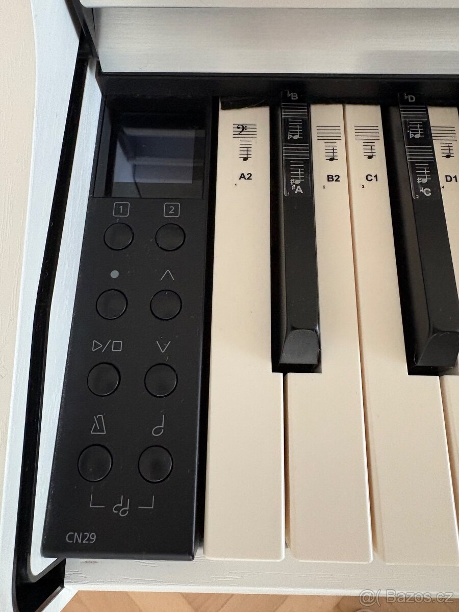 Kawai CN29W + židle a sluchátka - 3