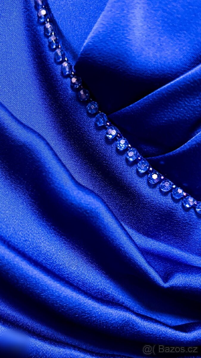 Královsky modré společenské šaty vhodné i pro družičky. - 3